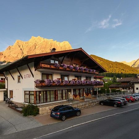 Rustika - Appartements & Spa Ehrwald Exteriör bild