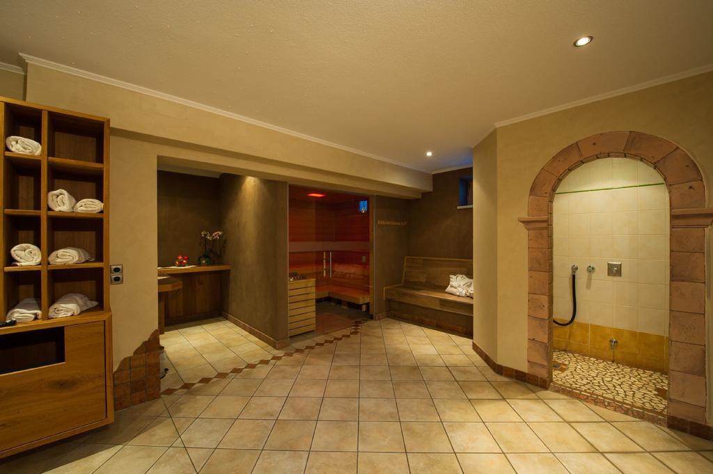 Rustika - Appartements & Spa Ehrwald Exteriör bild