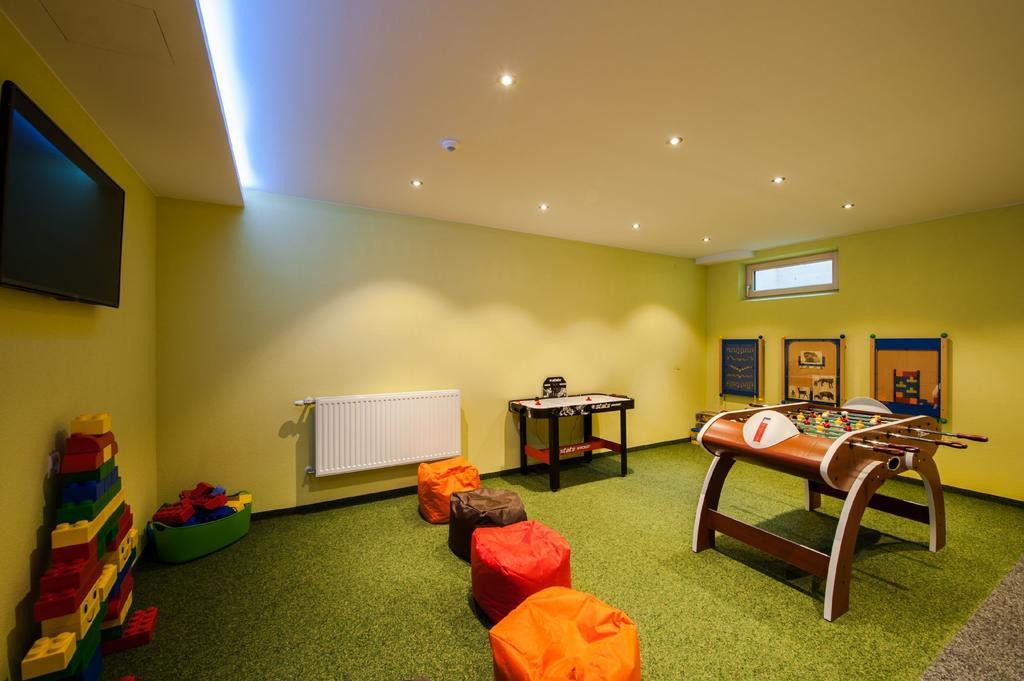 Rustika - Appartements & Spa Ehrwald Exteriör bild