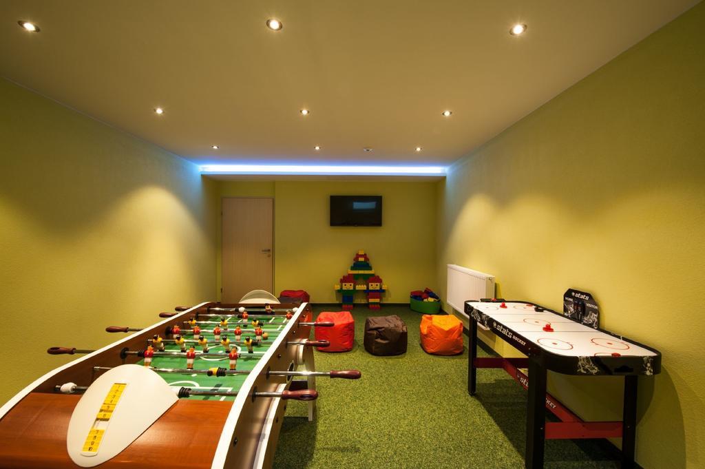 Rustika - Appartements & Spa Ehrwald Exteriör bild