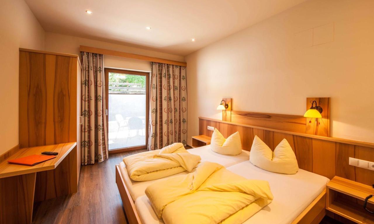 Rustika - Appartements & Spa Ehrwald Exteriör bild