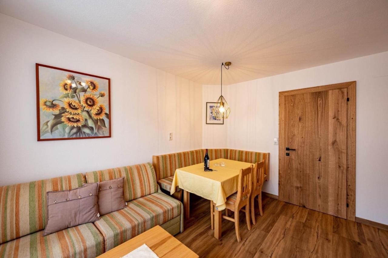 Rustika - Appartements & Spa Ehrwald Exteriör bild