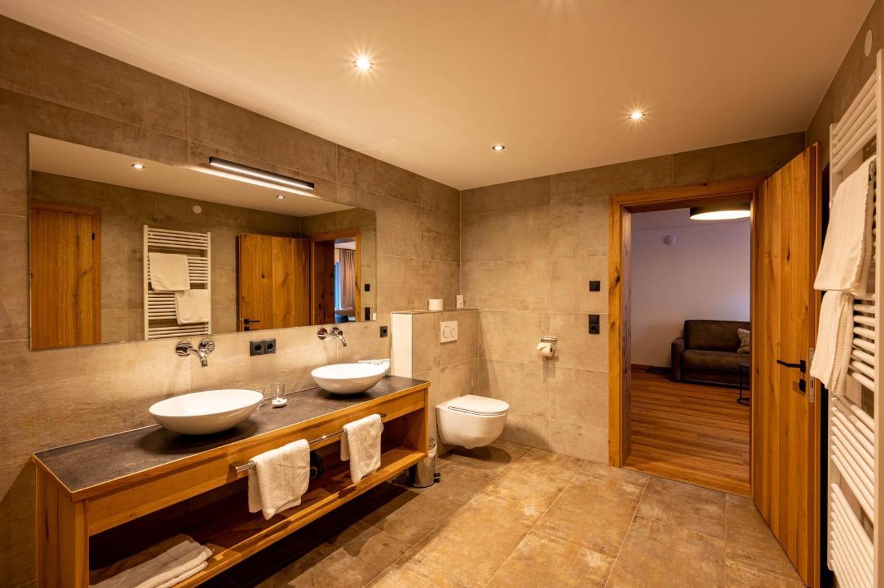 Rustika - Appartements & Spa Ehrwald Exteriör bild