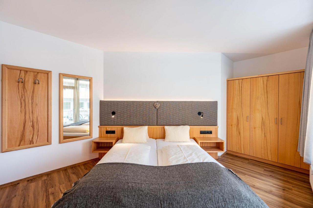 Rustika - Appartements & Spa Ehrwald Exteriör bild
