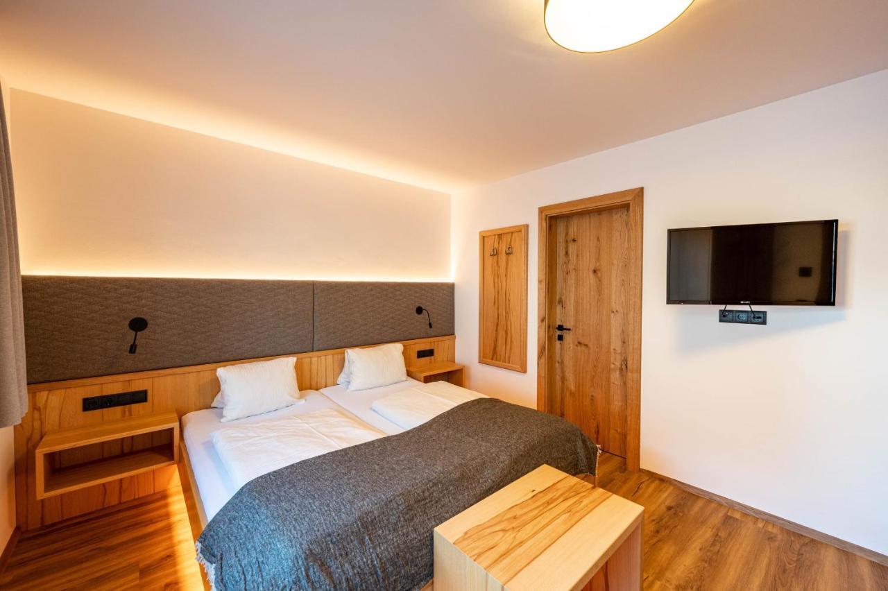 Rustika - Appartements & Spa Ehrwald Exteriör bild
