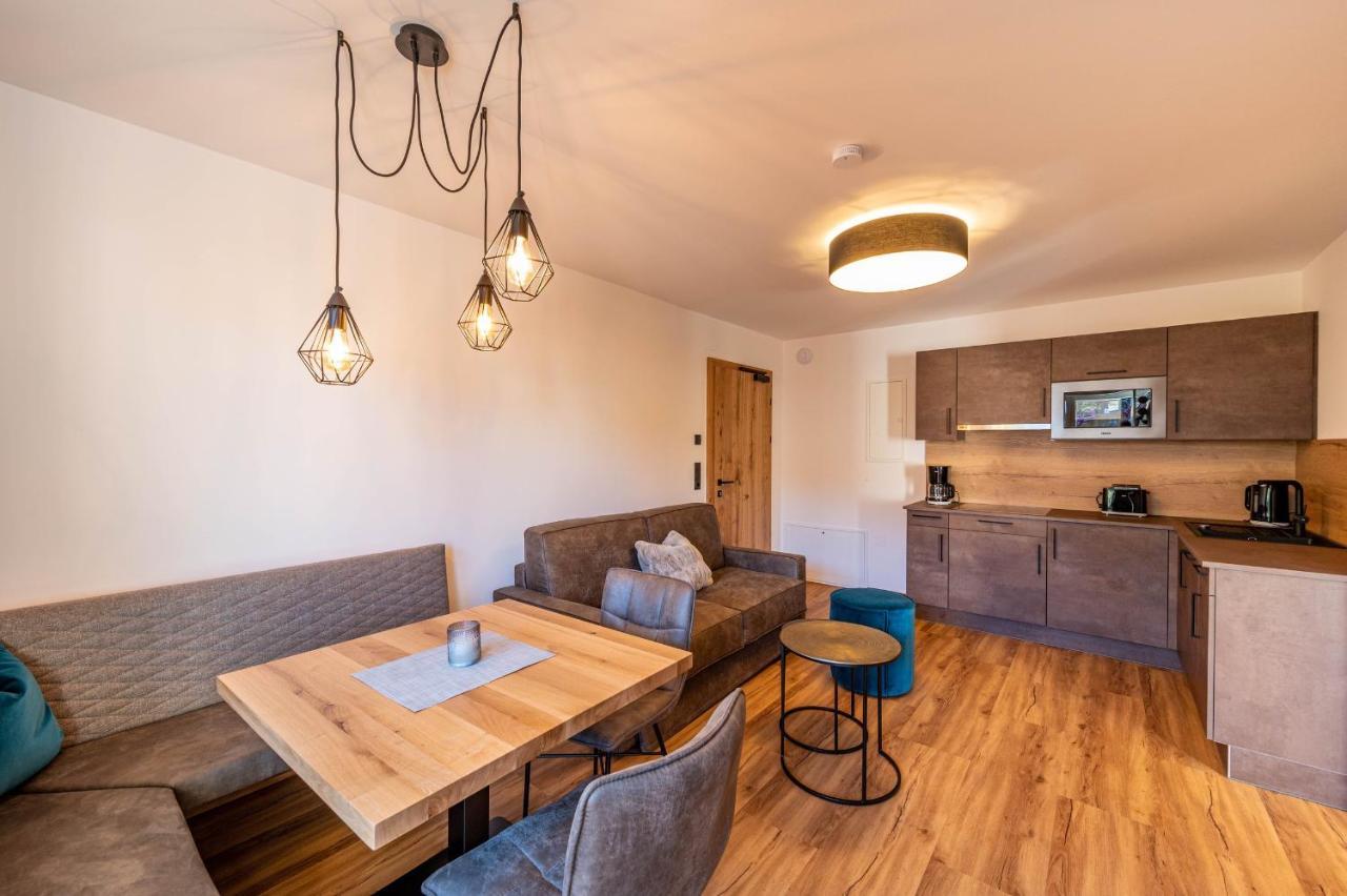 Rustika - Appartements & Spa Ehrwald Exteriör bild