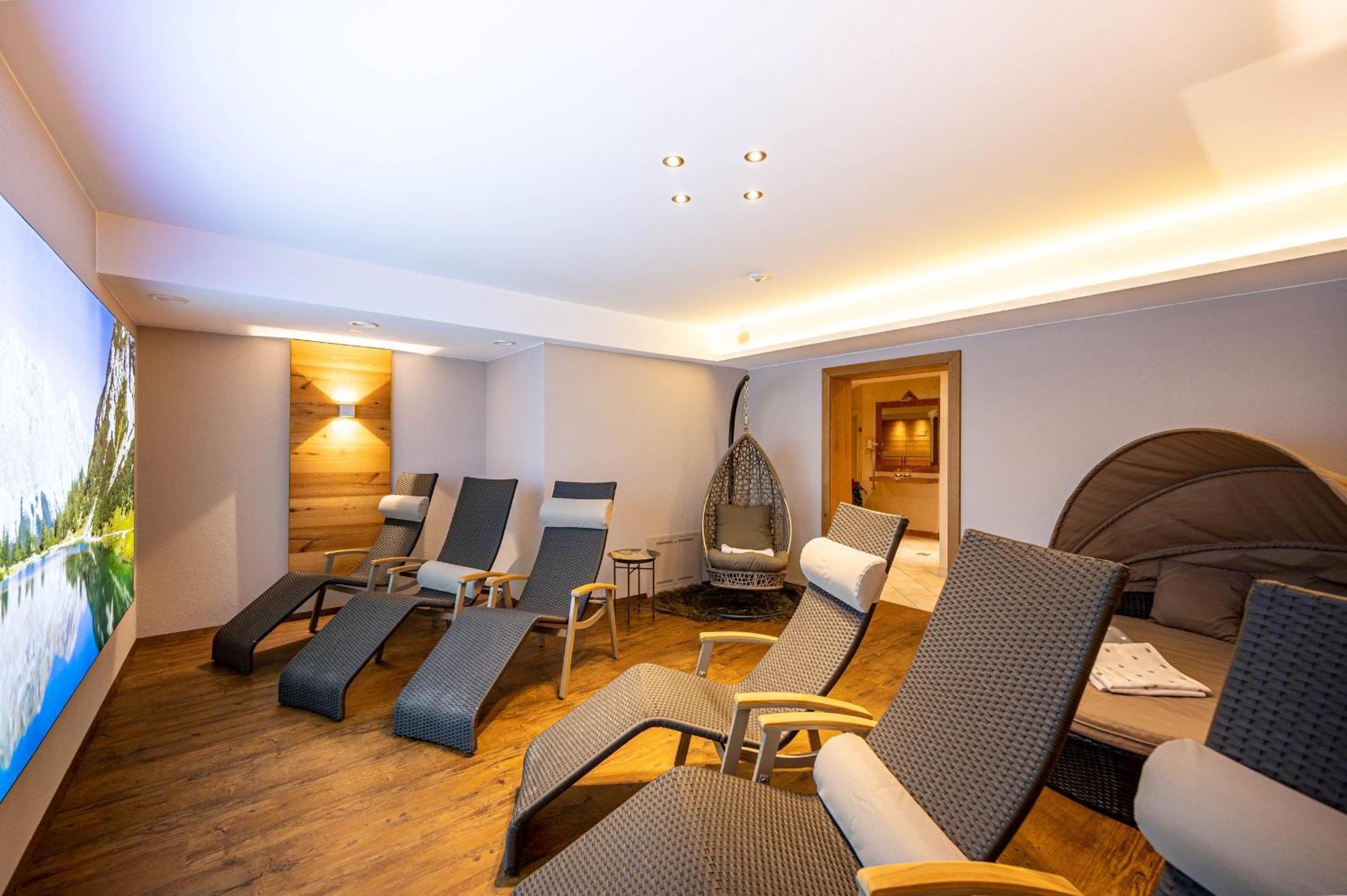 Rustika - Appartements & Spa Ehrwald Exteriör bild