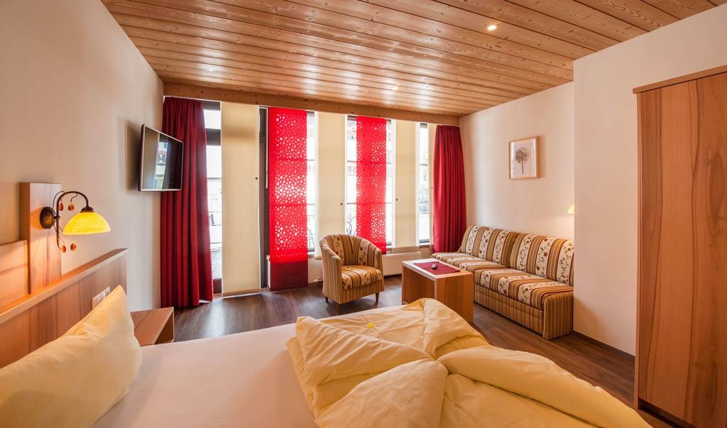 Rustika - Appartements & Spa Ehrwald Exteriör bild