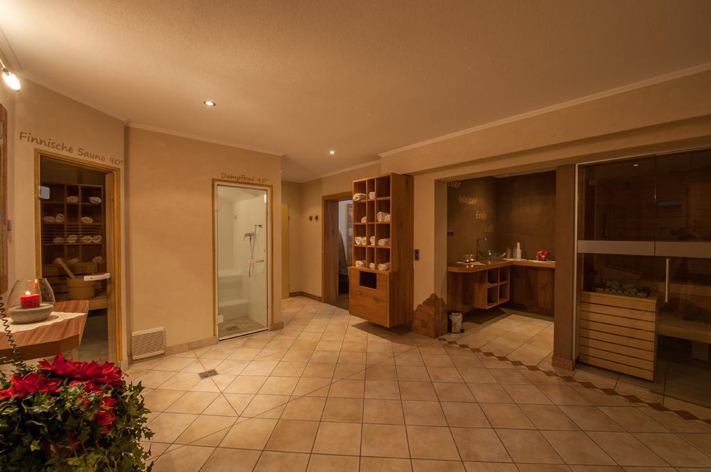 Rustika - Appartements & Spa Ehrwald Exteriör bild